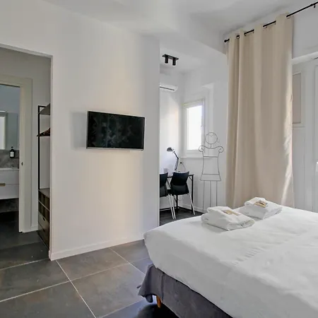 Modern House Near Trastevere *