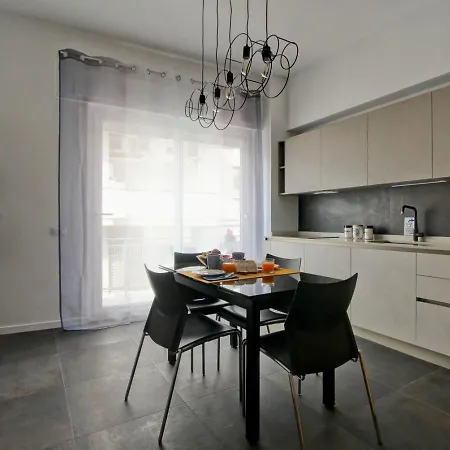 Modern House Near Trastevere 아파트
